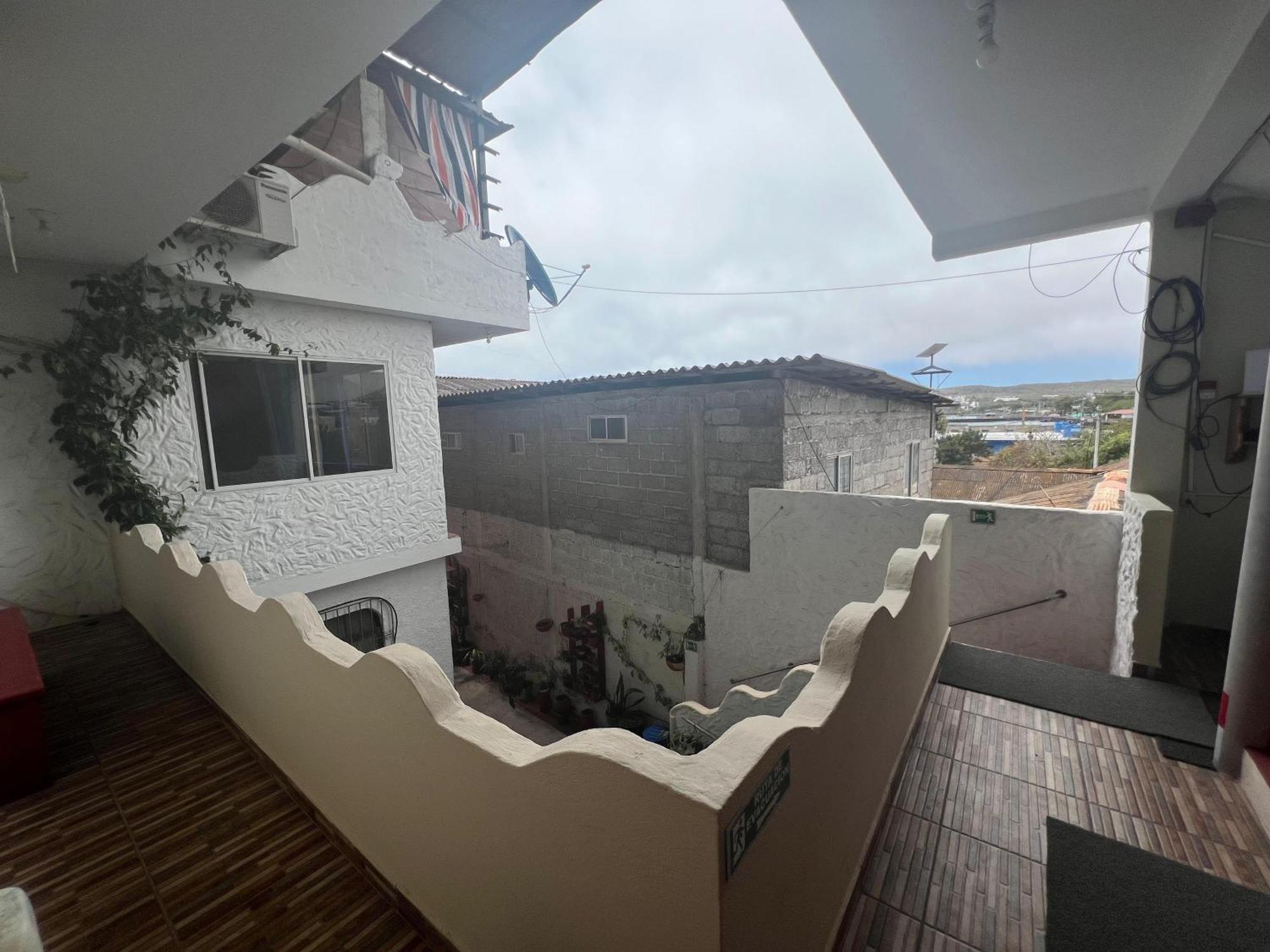 Hostal Cattleya Puerto Baquerizo Moreno Exteriör bild