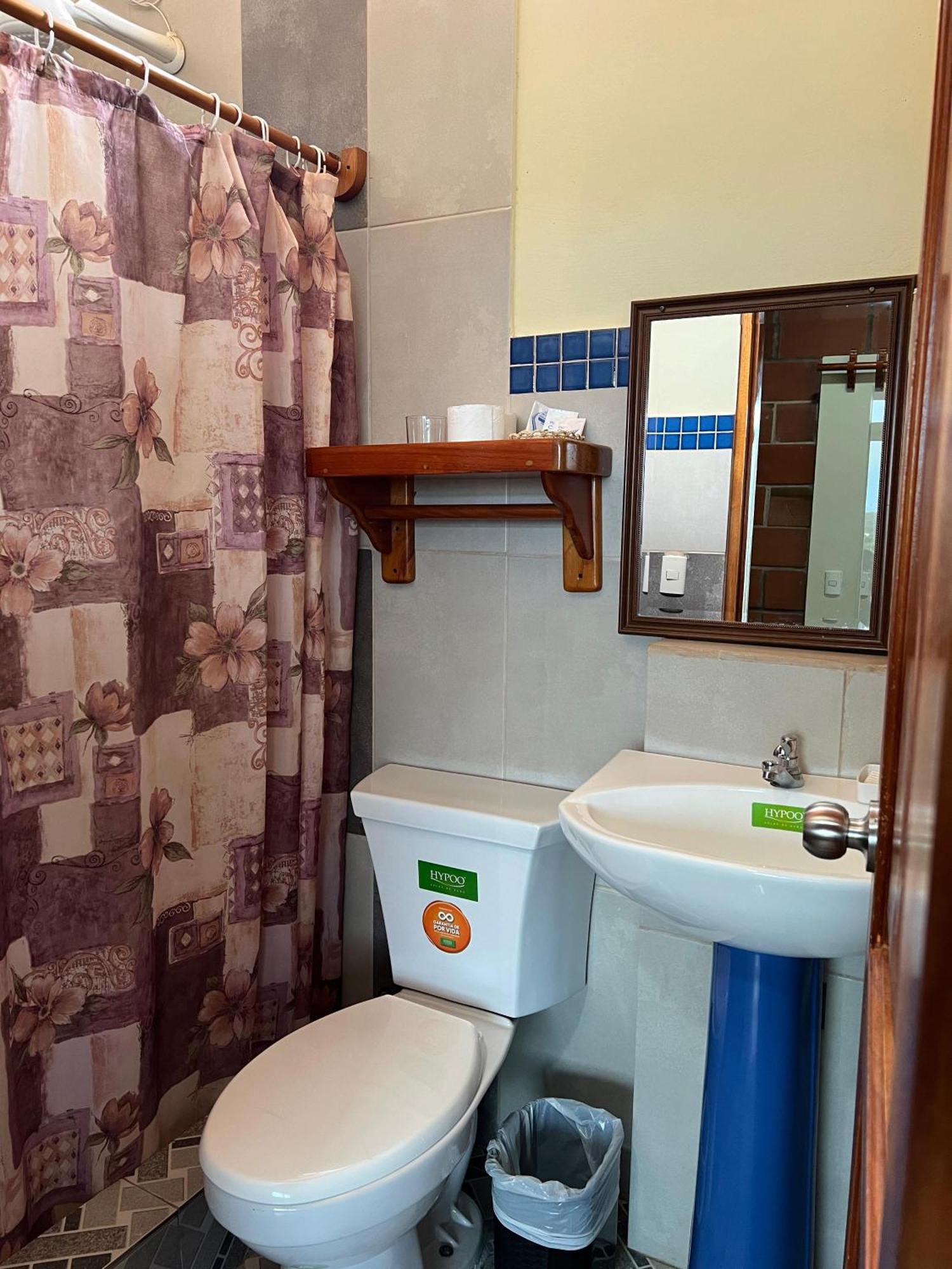 Hostal Cattleya Puerto Baquerizo Moreno Exteriör bild