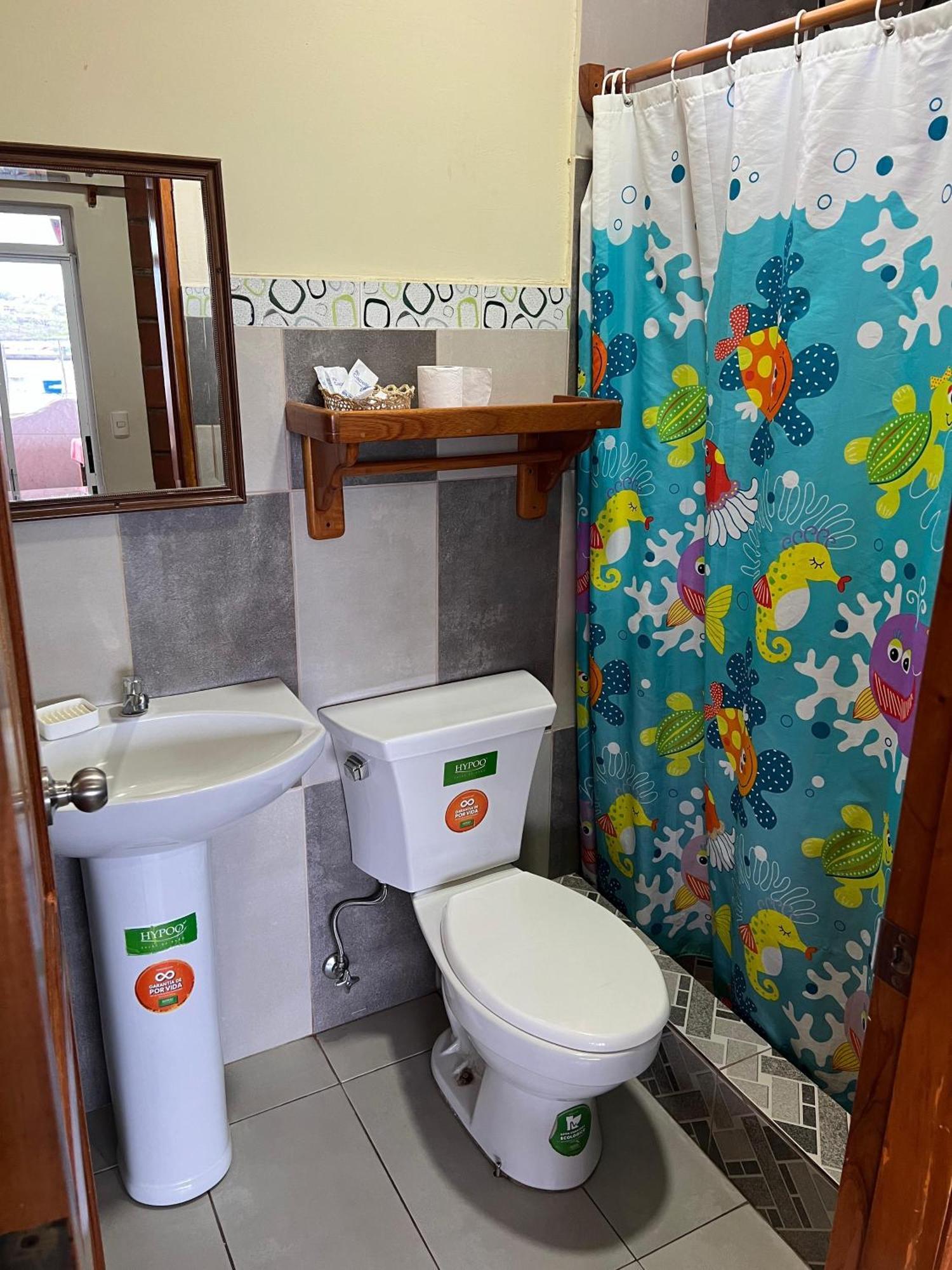 Hostal Cattleya Puerto Baquerizo Moreno Exteriör bild