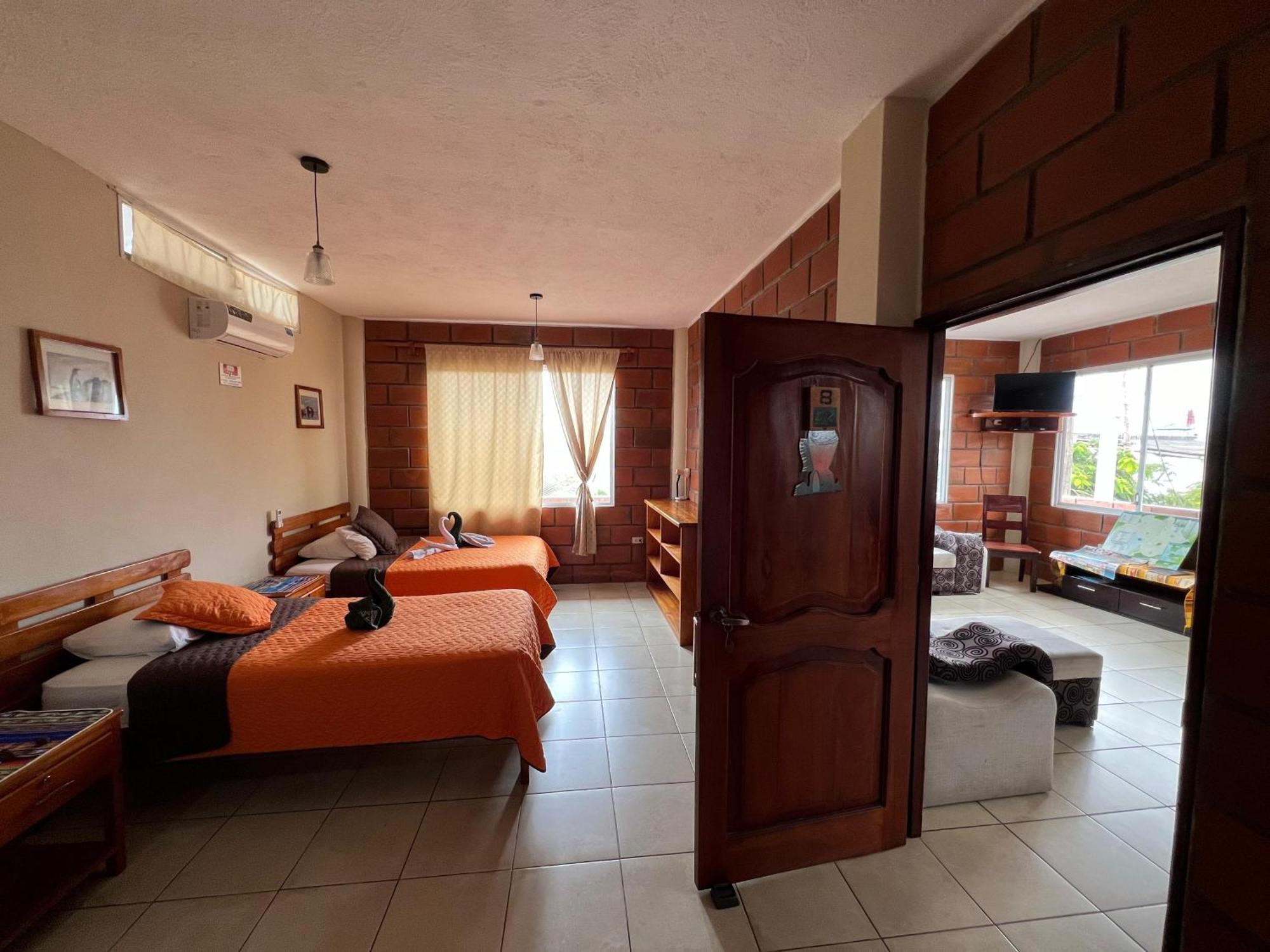 Hostal Cattleya Puerto Baquerizo Moreno Exteriör bild